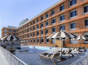 Escale International Hotel